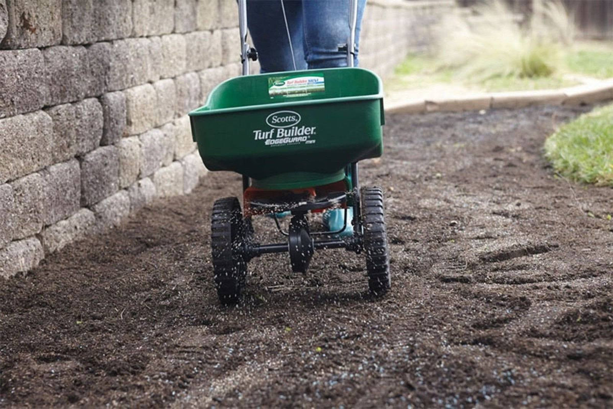 Mini Broadcast Spreader J288