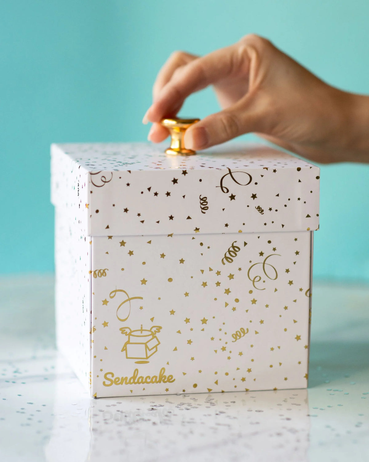 White & Gold Foil Cake & Flowers Gift Box N6389