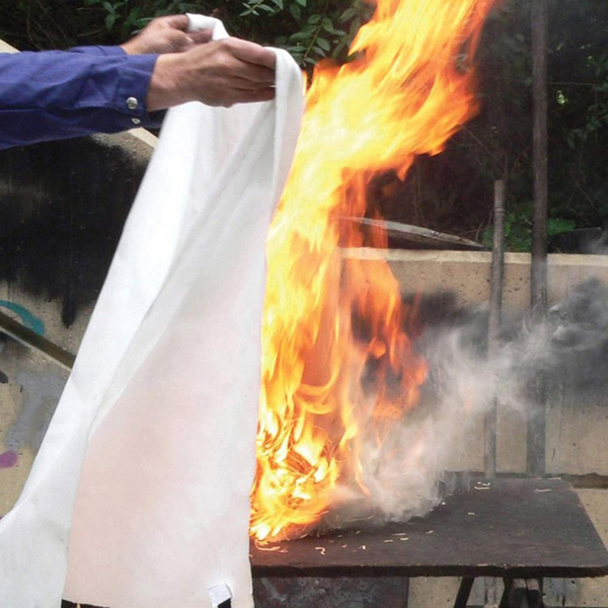 White 10 Pack Emergency Fire Blankets X517625