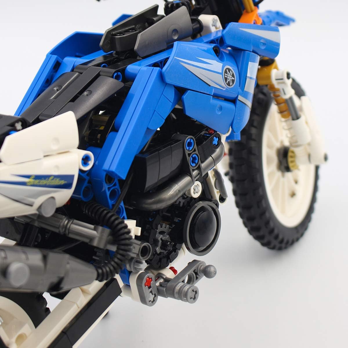 Blue Motorcycle Building Blocks 799 PCS K40129