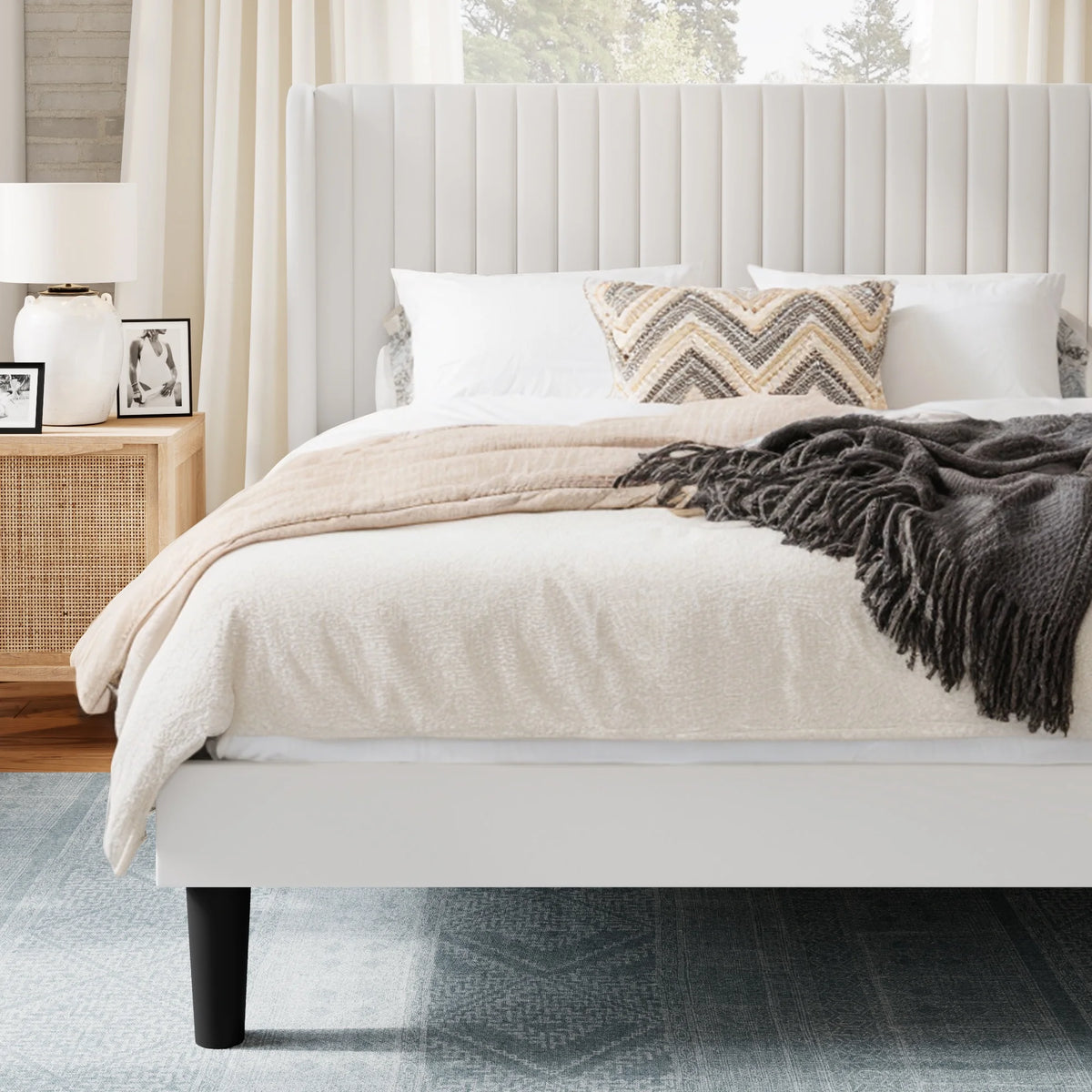 Queen Size Velvet Upholstered Platform Bed Frame P88077