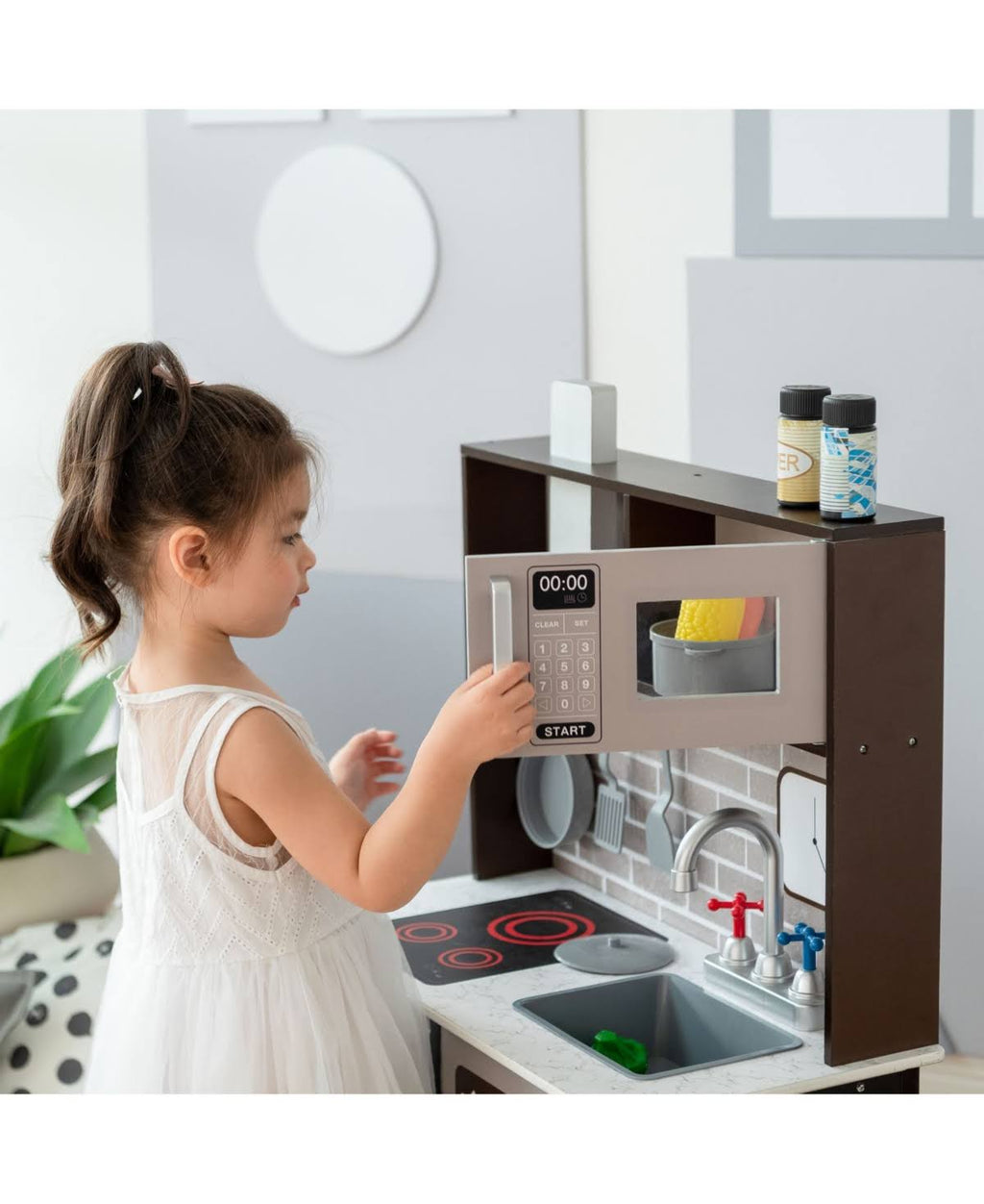 Burgundy Classic Play Kitchen O575