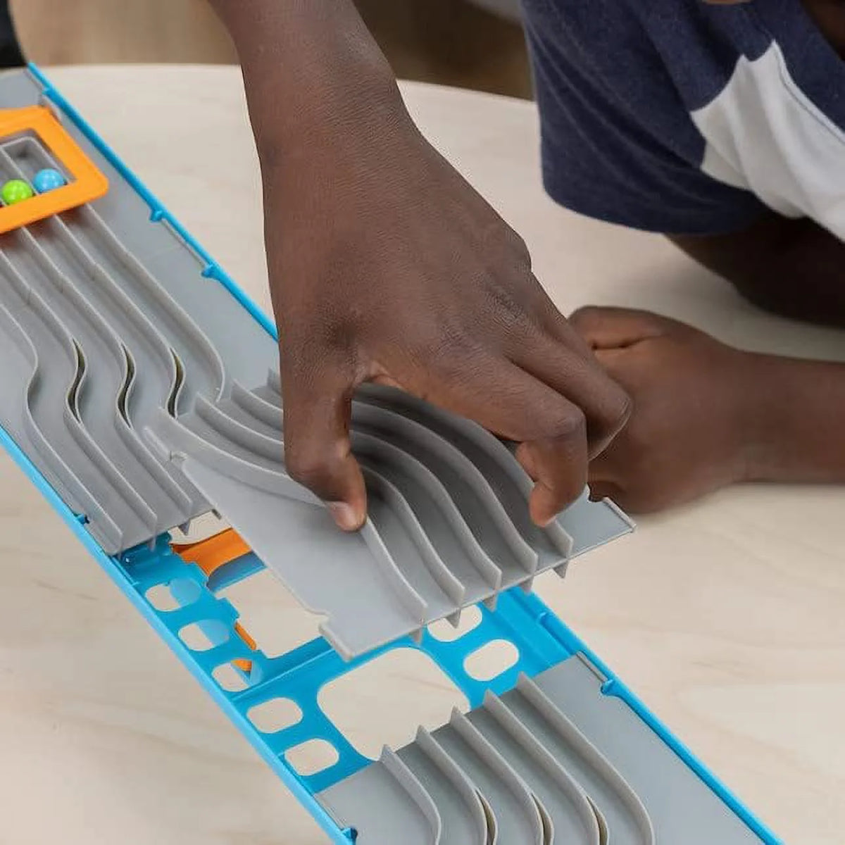 Modular Marble-Racing Game L642